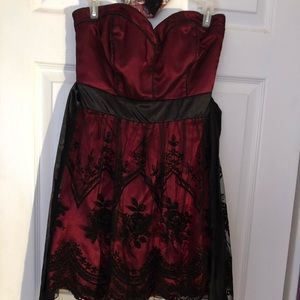 Burgundy black lace short dress